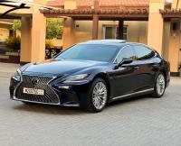 Lexus
              LS